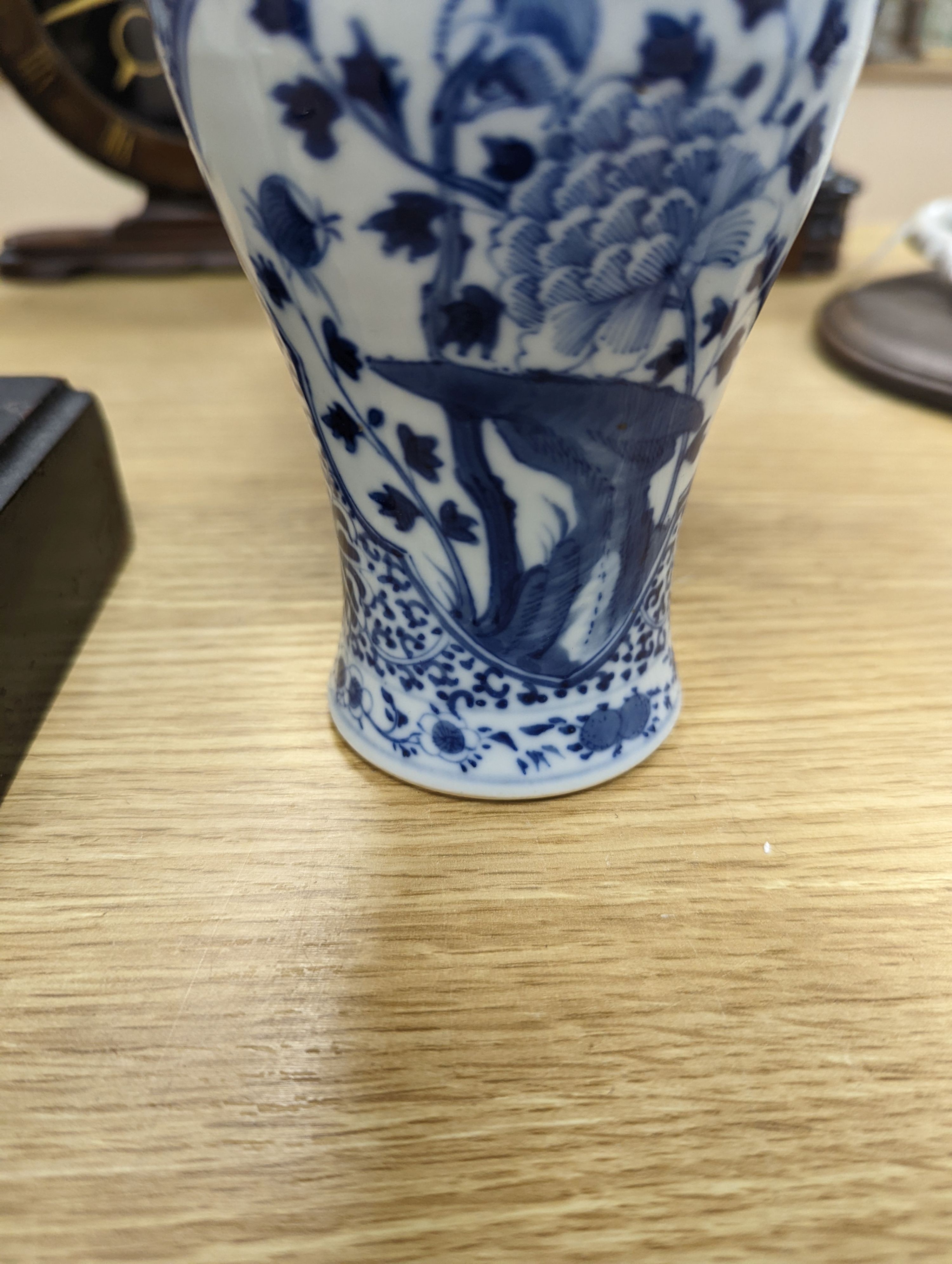 Three Chinese blue and white vases, late 19th/early 20th century, the tallest 19.5 cm